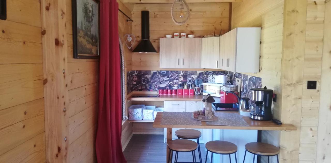 Woodorf Drewnem Uslane - Domki Z Bala Nad Rzeka Slupia Wsrod Pol I Lasow Z Chata Grillowa, Ogniskiem I Placami Zabaw Dla Dzieci Ustka Exteriér fotografie
