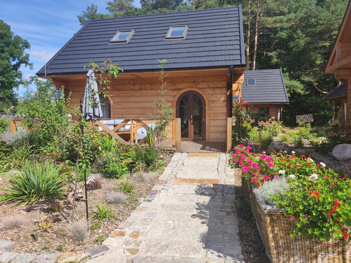 Woodorf Drewnem Uslane - Domki Z Bala Nad Rzeka Slupia Wsrod Pol I Lasow Z Chata Grillowa, Ogniskiem I Placami Zabaw Dla Dzieci Ustka Exteriér fotografie